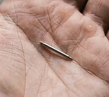 Majhni, a pomembni: skrita zgodovina nenavadnih kovinskih predmetov